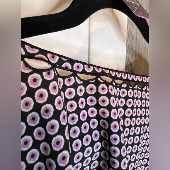 B3.21 J. CREW Scalloped Cutout Hexagon Print Top Blouse M - Picture 6 of 9